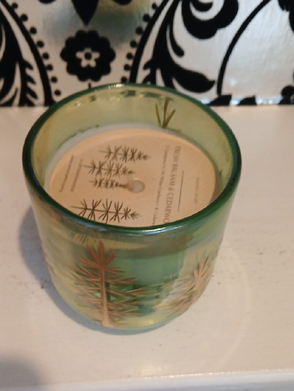 Fresh Balsam And Cedarwood Candle - Picture 2 of 2